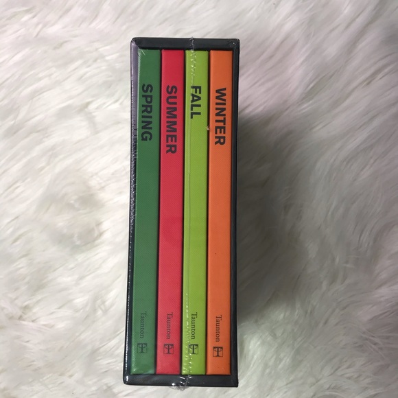 Set of 4 Hard Back COOK FRESH Year Round Cookbooks - Picture 3 of 6